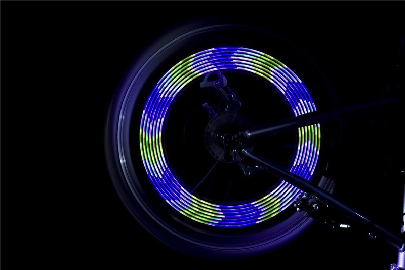 LuminKing Bicycle LED Spoke Light - 30 Colour Patterns, Automatic Pattern Switching, Easy Wheel Mount