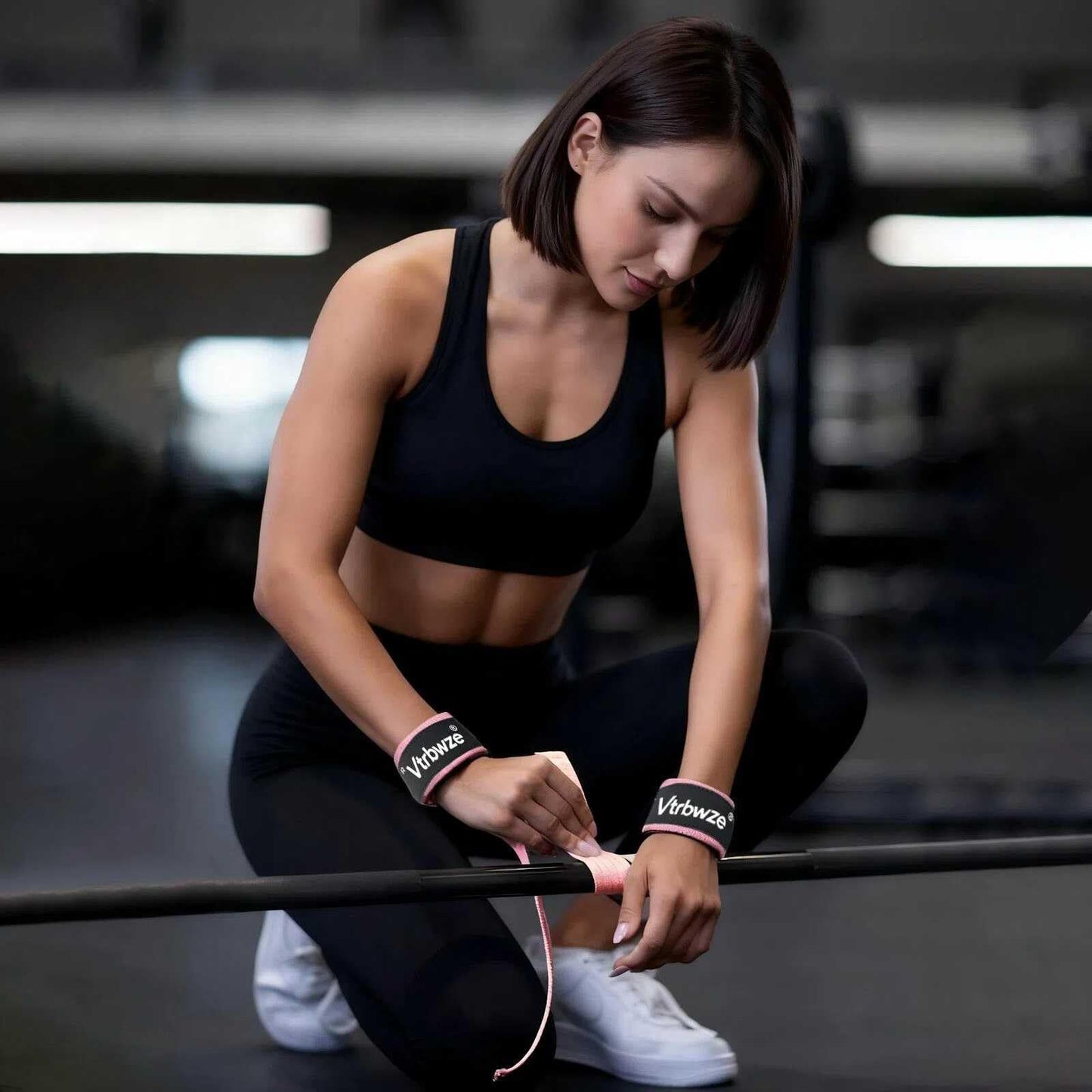 Vtrbwze Gym Lifting Straps for Weightlifting & Deadlift - Non-Slip Silicone Grip, Padded Wrist Support for Bodybuilding, Workout & Strength Training, Unisex Design for Men & Women (black)