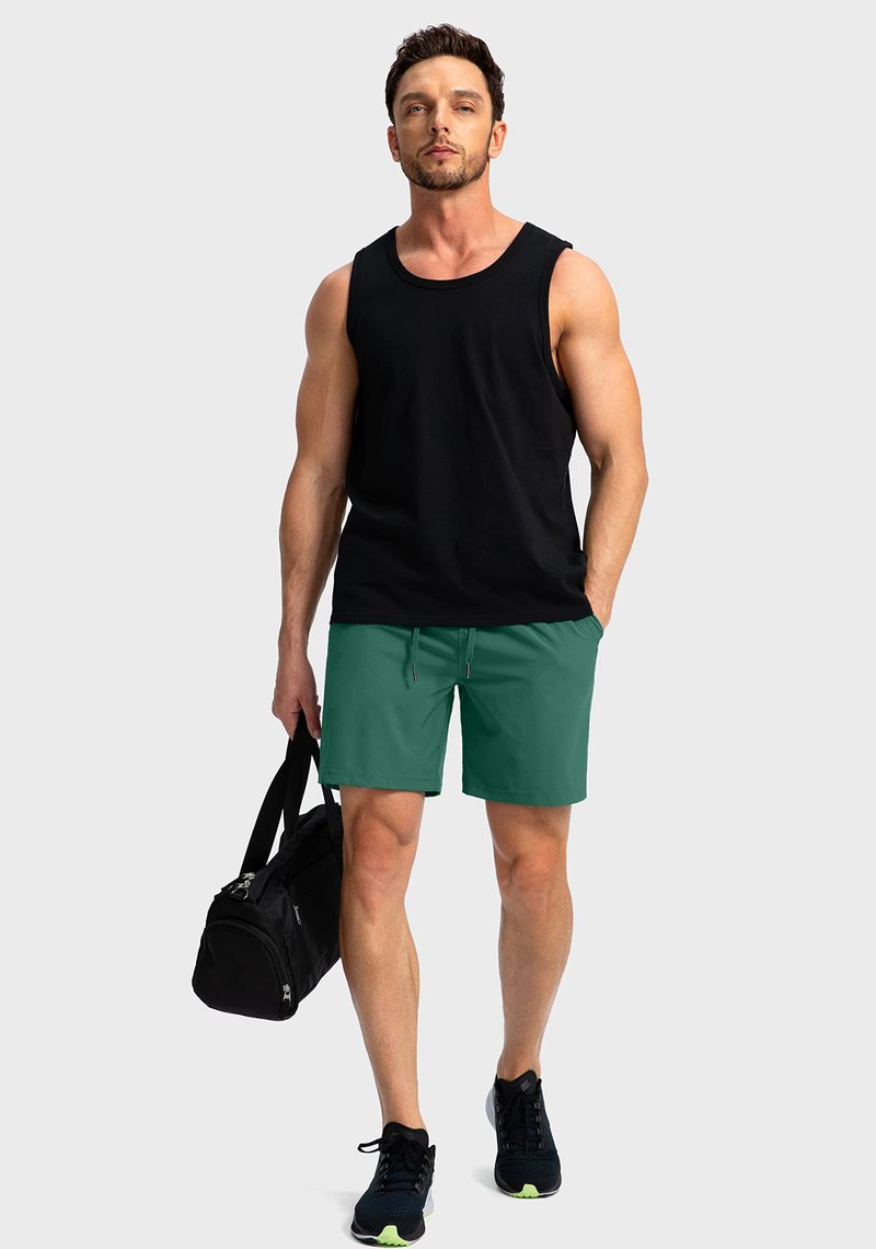 Soothfeel Men's Running Shorts with Zipper Pockets 7 Inch Lightweight Quick Dry Gym Athletic Workout Shorts for Men (Green, L)