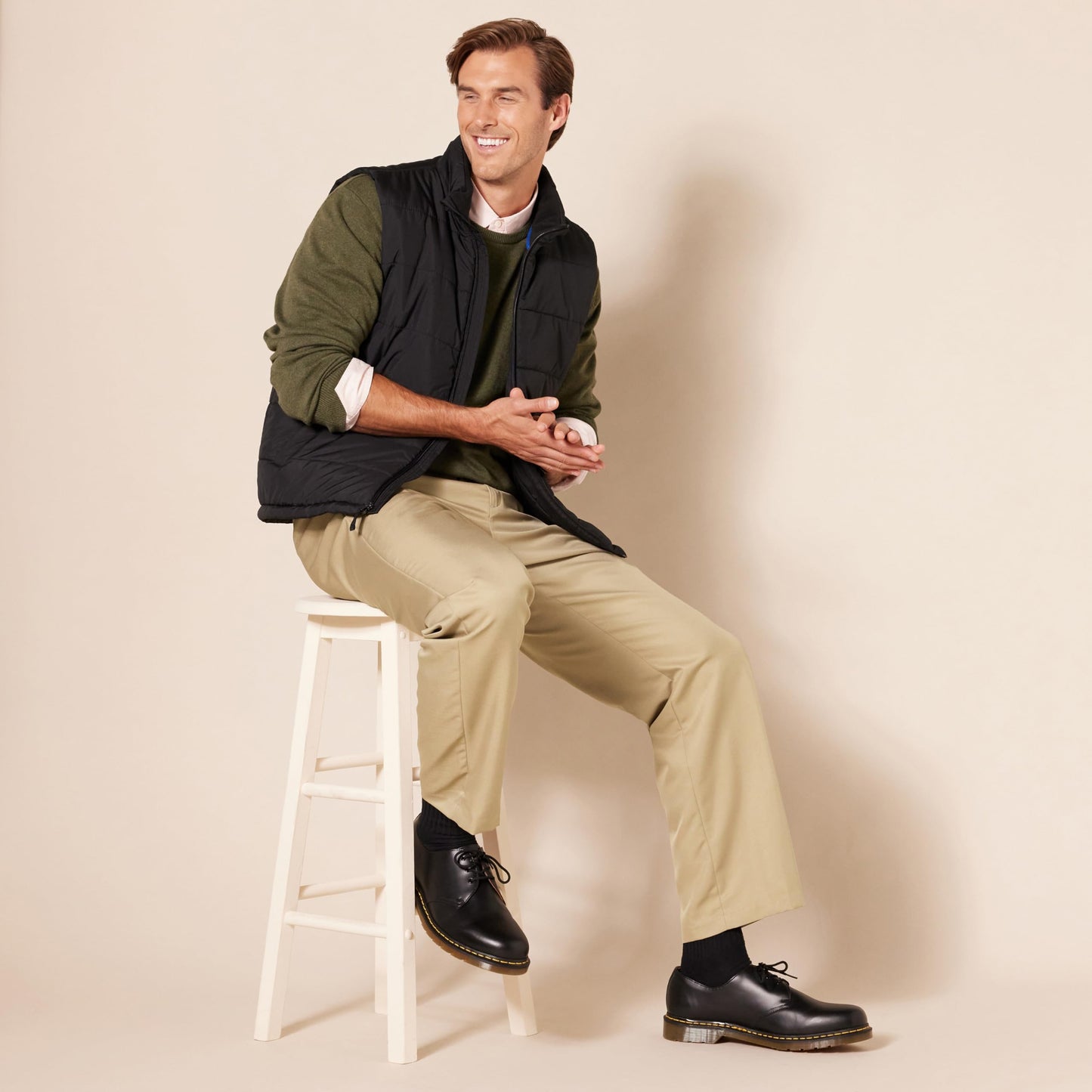 Amazon Essentials Men's Classic-Fit Expandable-Waist Flat-Front Dress Pants, Khaki, 30W x 30L