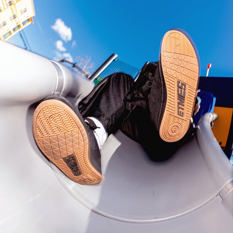 Etnies Callicut β Heritage Skate Style, Puffy Look, 90's Chunky Vibe, Reinforced Cupsole, Cushioned Feel, Everyday Sneakers - Black/White - 9