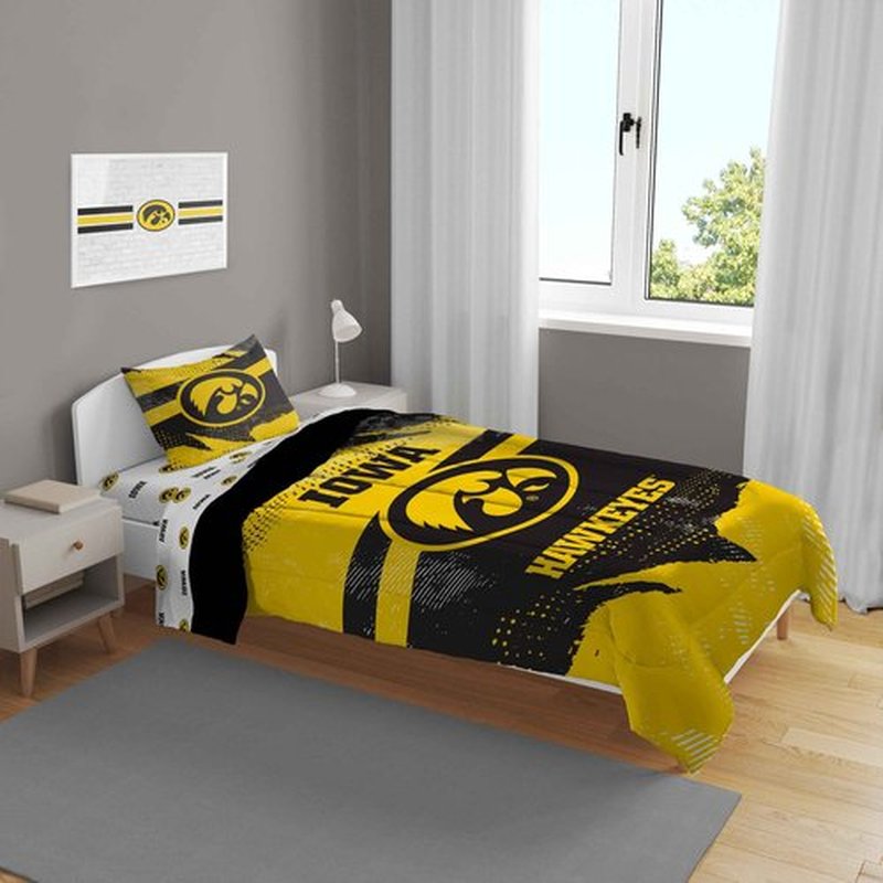 Pegasus Sports NCAA Iowa Hawkeyes Slanted Stripe 4 PC Twin Bed in a Bag