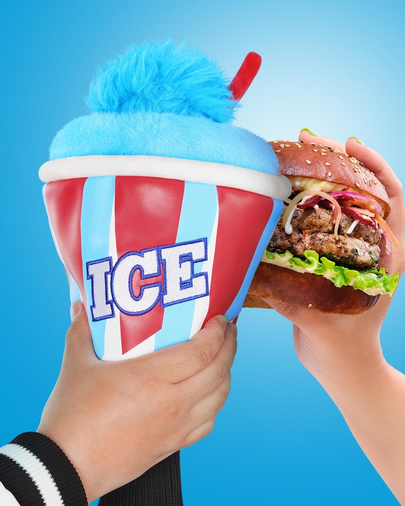 Big Teeth Golf Driver Cover ICE Slushie Cup, Driver Covers for Golf Clubs, Funny Frozen 460cc Head Covers, Funny Milk Shake Ice Cream Golf Club Covers,Blue and Red Color