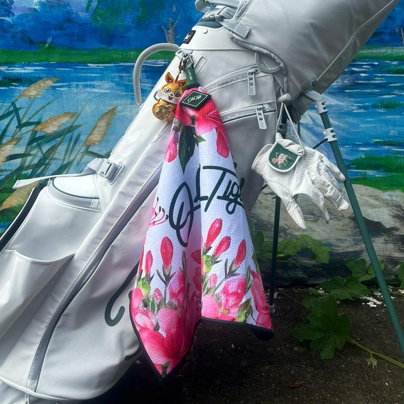 CROWNBLANKS Magnetic Golf Towels, 24''x16'' Fast Drying Microfiber Waffle Azalea Golf Towel for Carts or Golf Clubs, for Men Women