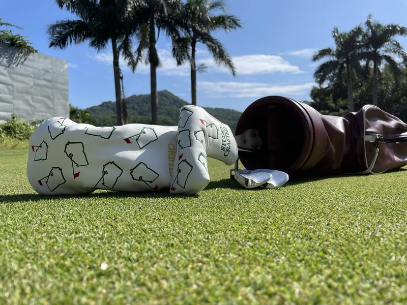 Studio Crafted Augusta Georgia Magnetic Closure Golf Blade Putters Headcover (White)