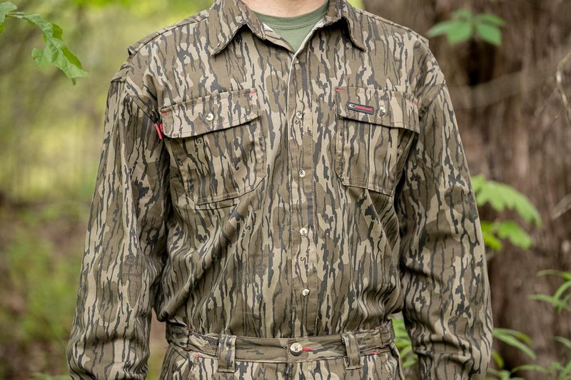 Mossy Oak Men's Long Sleeve Camo Hunting Shirt - Breathable Cotton Fabric | Perfect for Outdoor Adventures