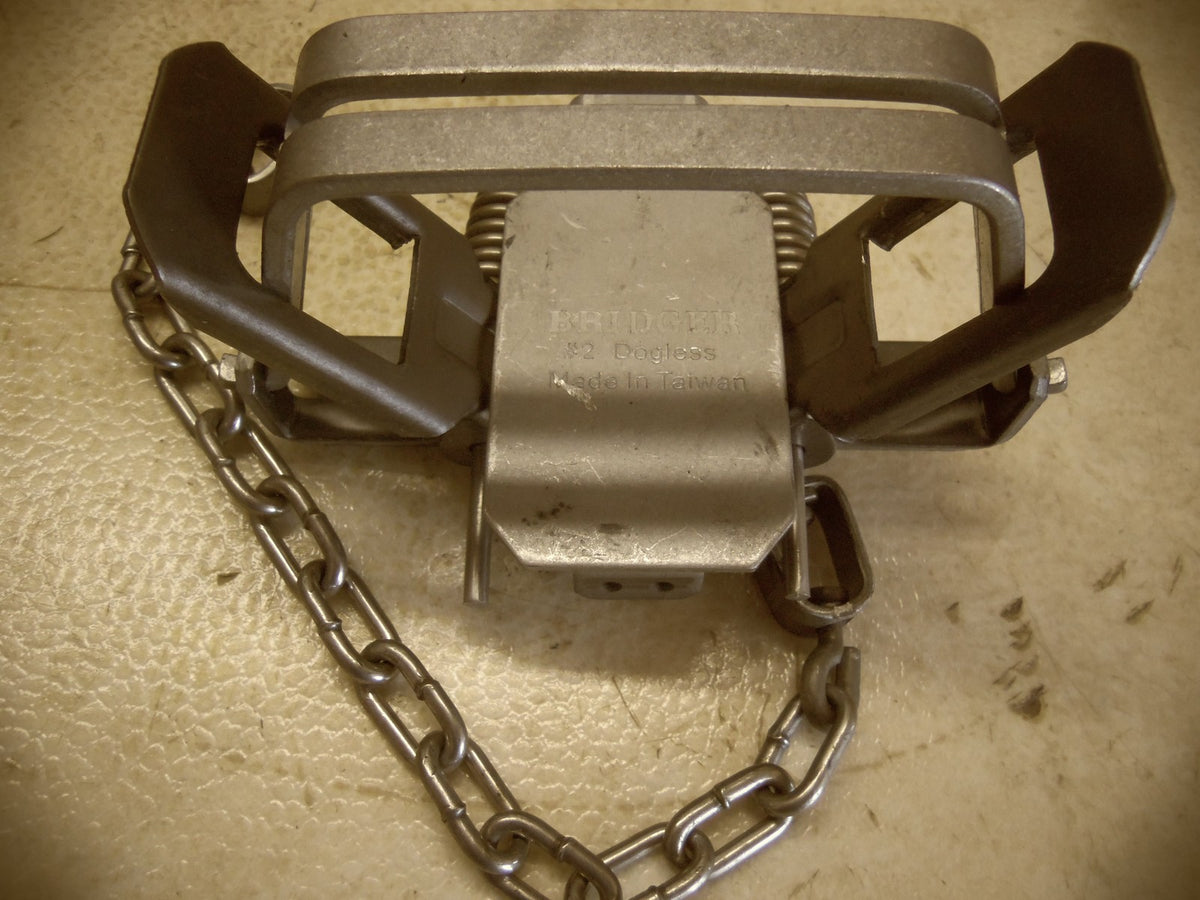 6 Pack Heavy Duty Offset Dogless Coil Spring Traps for Coyote Fox Bobcat Hunting