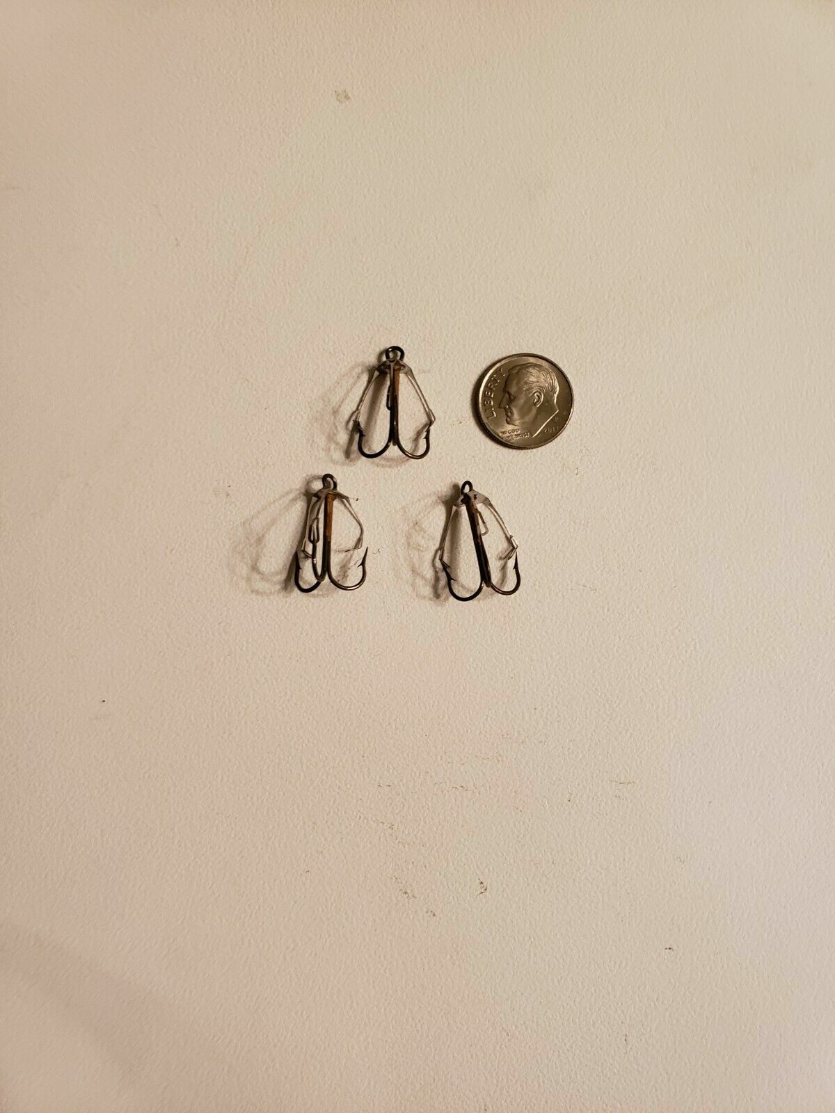 Size 6 Bronze Treble Fishing Hooks - Weedless, Durable, Pack of 30