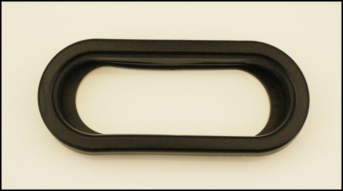 Oval Tail Light Grommet for Triton Trailer - 2 Pack