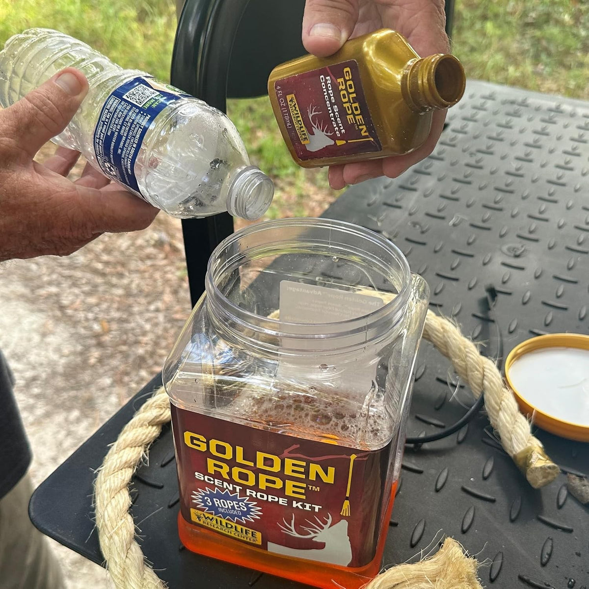 Wildlife Attractant Rope Scent Concentrate for Hunting & Scouting 4 Oz