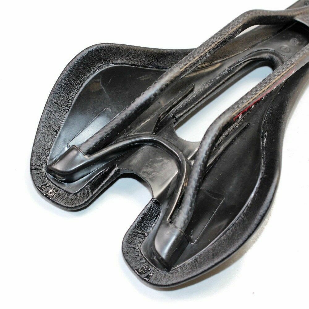 Carbon Railed Road Bike Saddle - 135mm Wide, Lightweight 151g