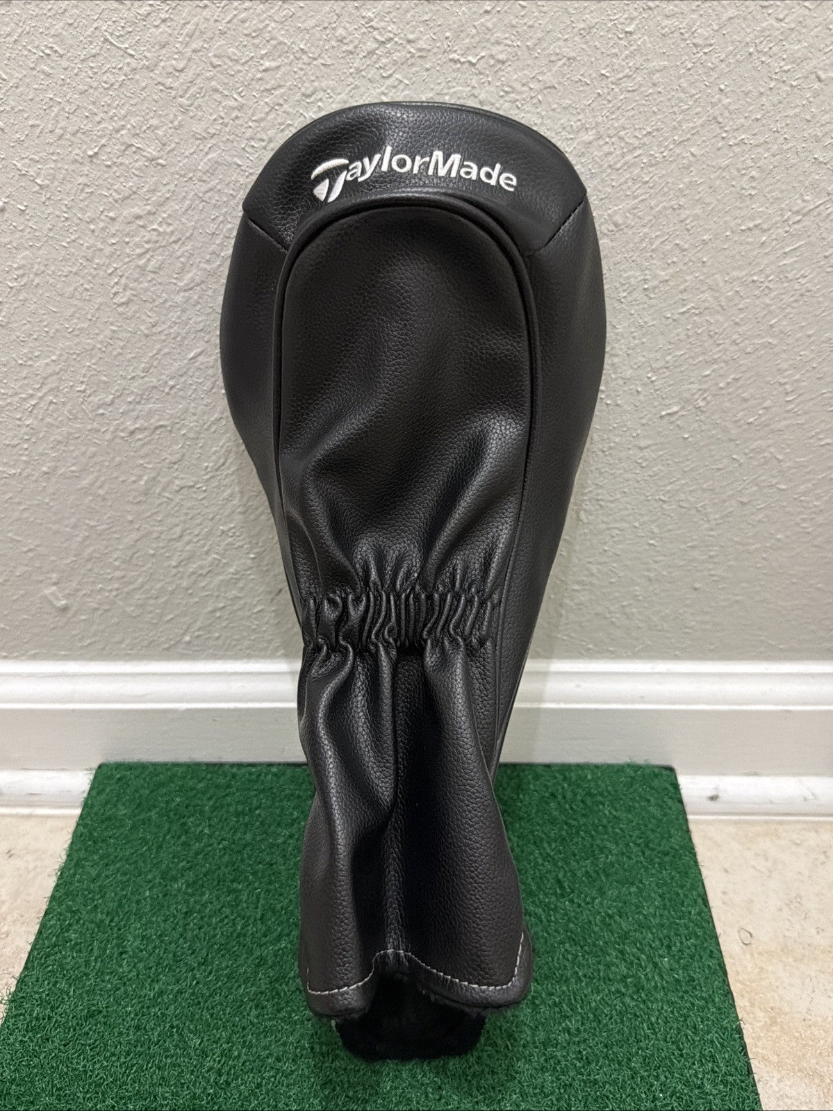 TaylorMade QI35 Driver Golf Head Cover Grey Black - Brand New