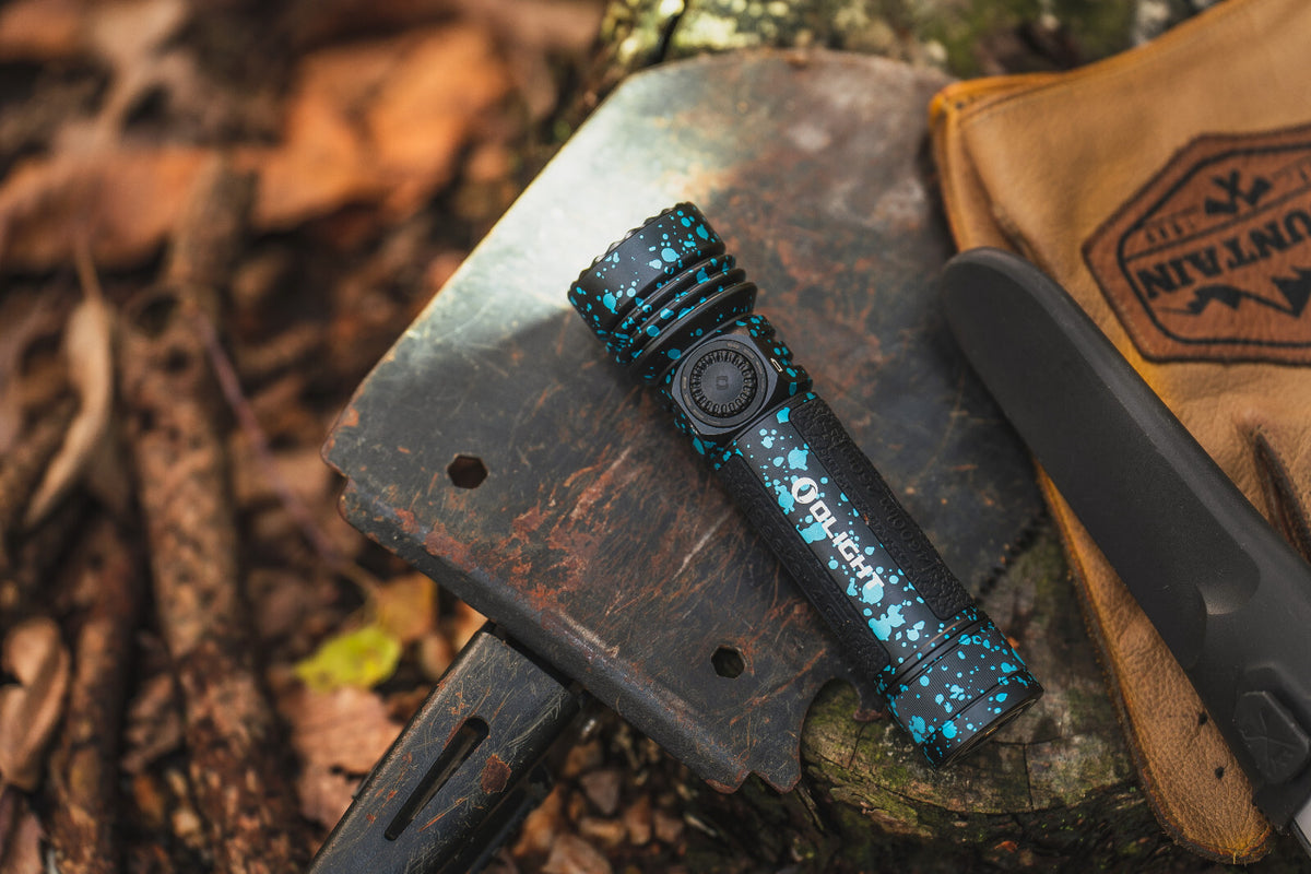 Olight Seeker 4 Pro Deep Ocean Flashlight 4600 Lumens with Holster - CW