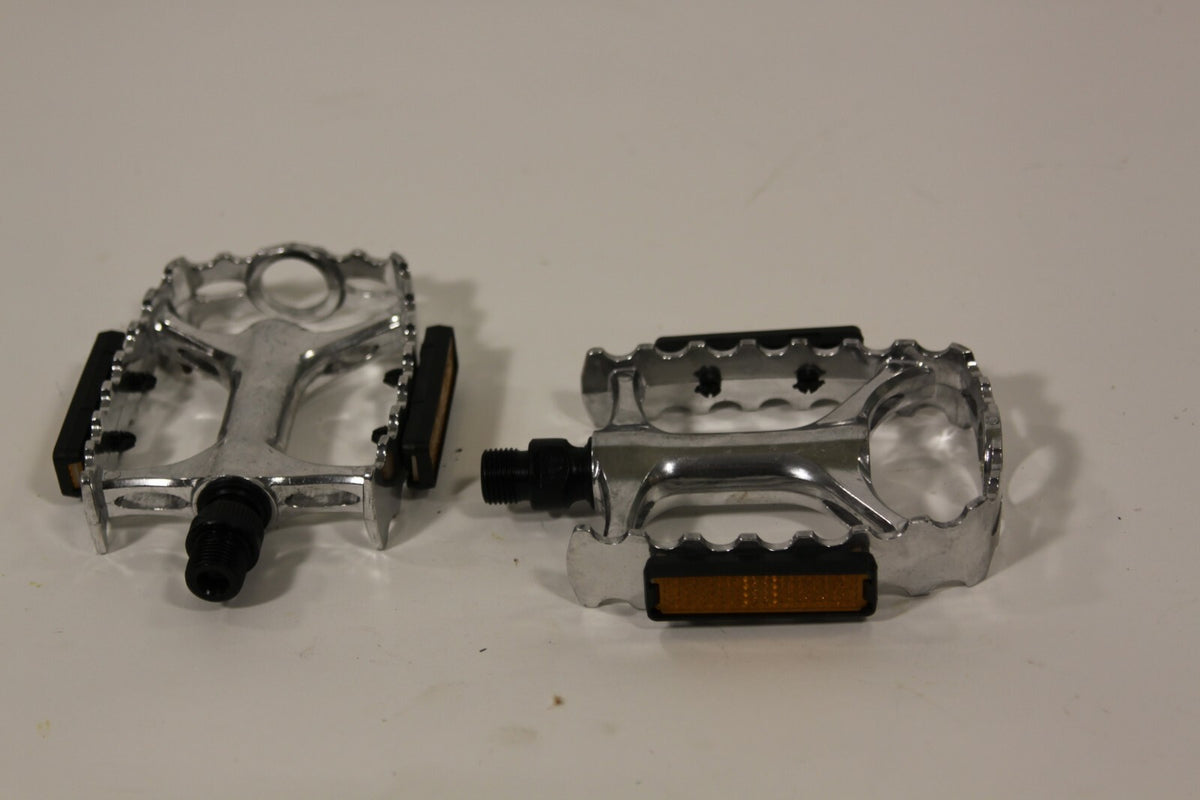 Bike Pedals Alloy Cage Platform Silver 9/16 Spindle for MTB & Hybrid Bikes