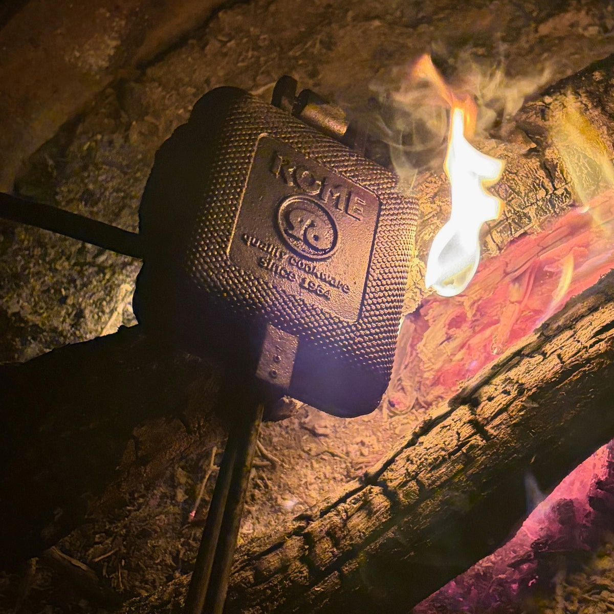 Cast Iron Campfire Sandwich Maker - Square Pie Iron for Toasted Pies