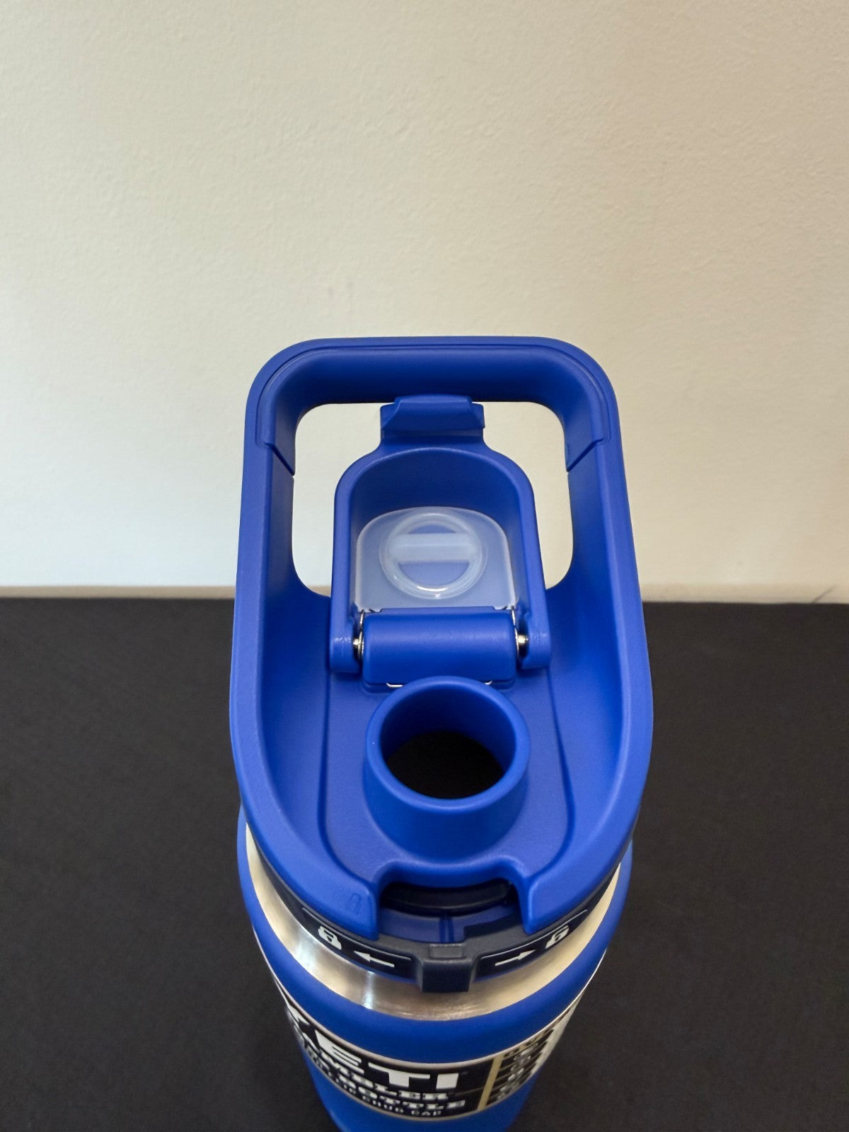 Yeti Rambler 26oz Insulated Water Bottle with Flip Chug Cap - Royal Blue