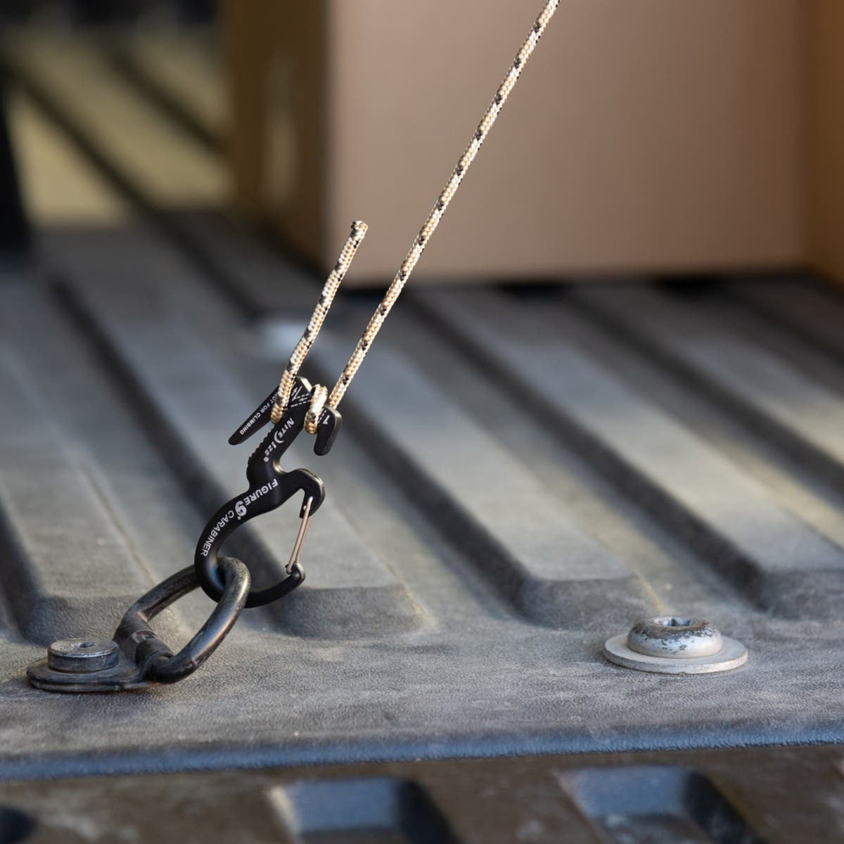 Small Carabiner Rope Tightener for Camping, Towing & Securing Loads