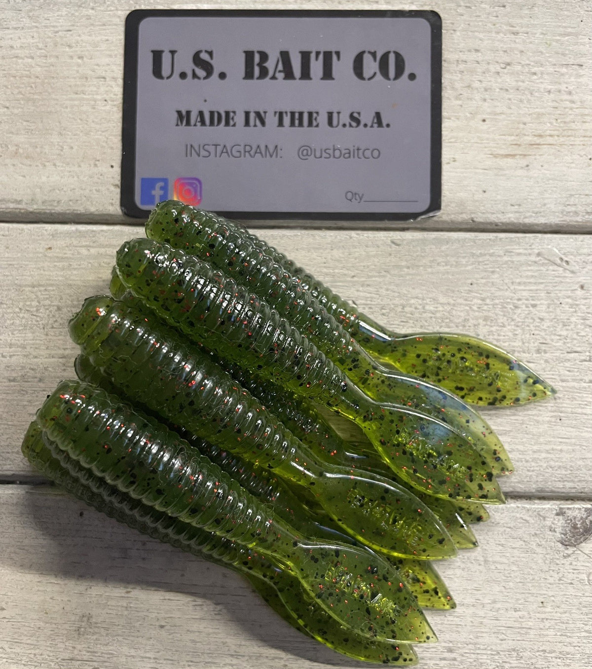 Watermelon Red Soft Plastic Fishing Grubs Lot of 15 - Saltwater Lure