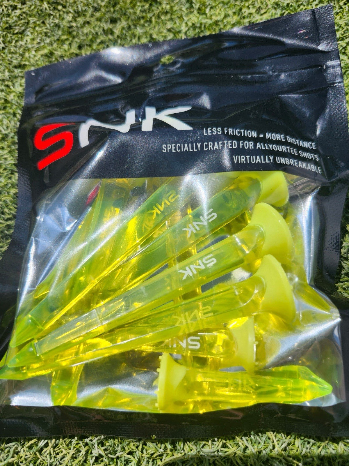 Unbreakable Plastic Golf Tees 8 Pack Long & Short Distance Tees Yellow