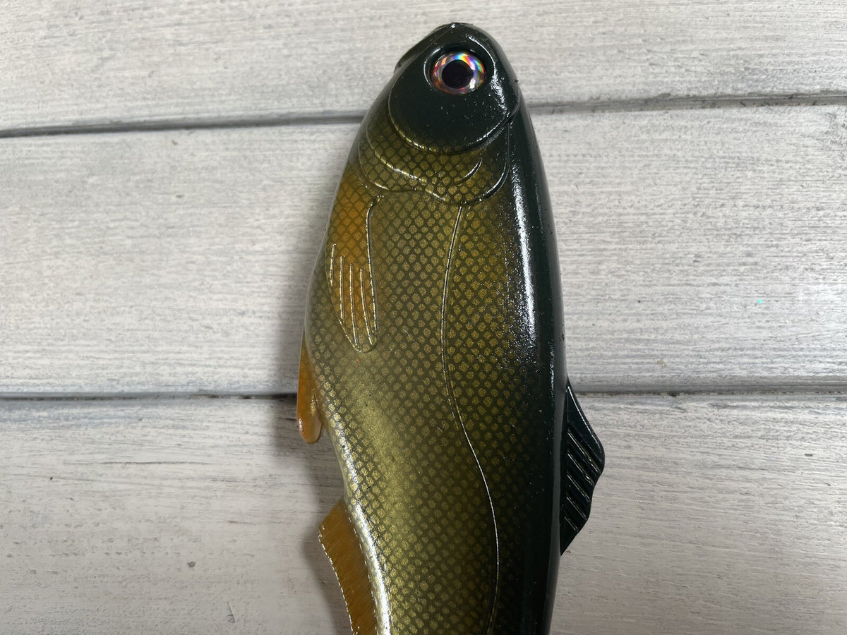 7.5-Inch Weedless Shad Soft Plastic Swimbait - Golden Shiner Fishing Lure