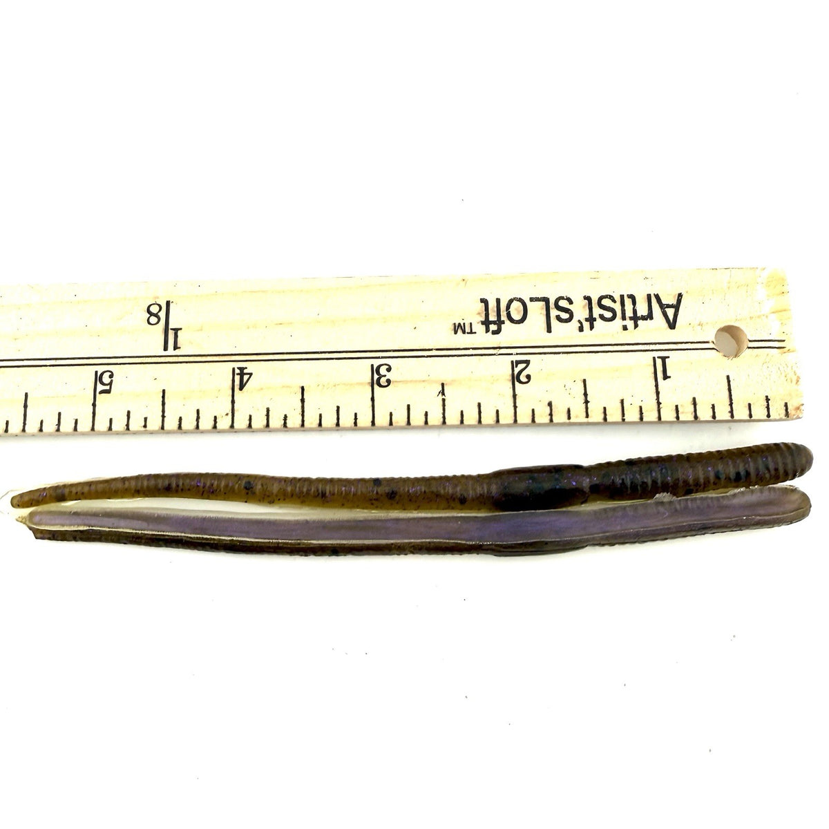 25 Hand Poured 5.5” Plastic Worms for Fishing - Green Pumpkin & Flake