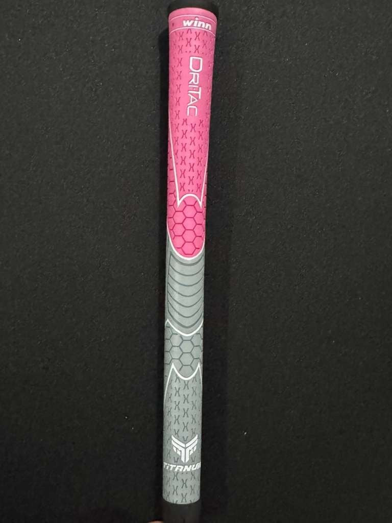 Golf Club Grip Set - Midsize Pink & Gray Winn Titanun Dri-Tac 3DT-PNK