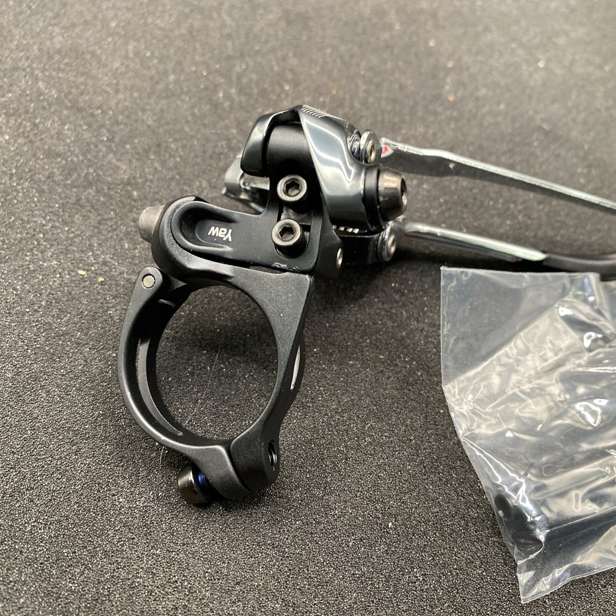Bike Front Derailleur 11 Speed SRAM Force 22 Yaw 31.8 Clamp Chain Guard