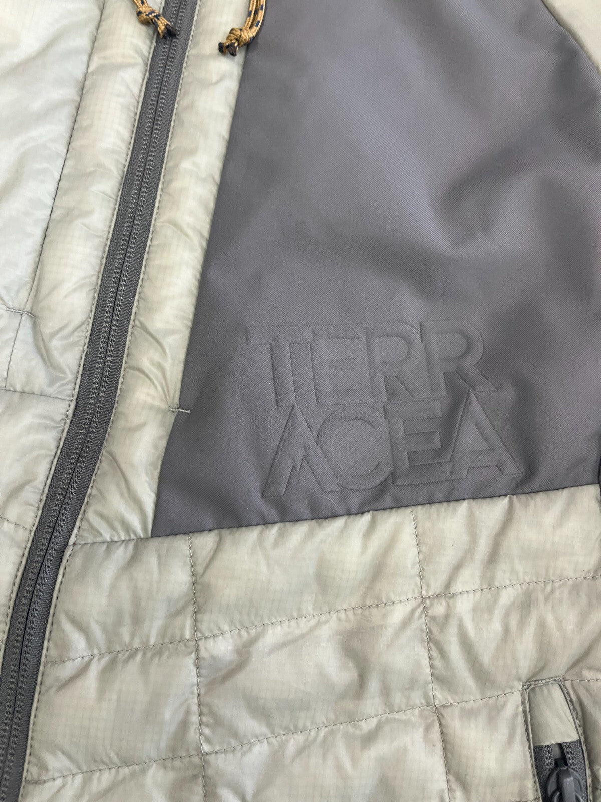 Men's Puffer Winter Ski Jacket - Gray Quilted Insulated Coat with DWR