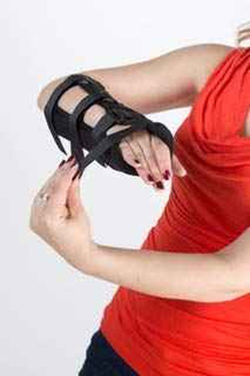 Doctor in the House The Carpal Cure Wrist Brace from (Left Black, Standard - fits Most Hands)