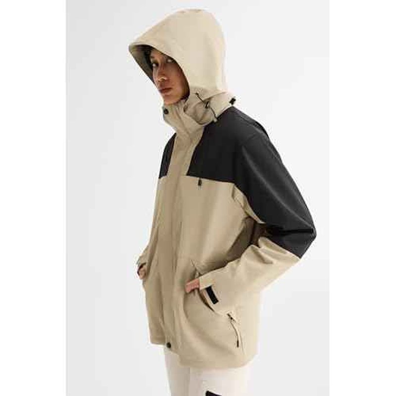 Orolay Women's Hooded Winter Ski Jacket 3 in 1 Waterproof Warm Coat Fleece Mountain Hiking Windbreaker