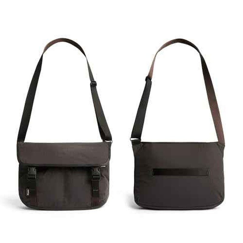 Bellroy Cinch Messenger (12 liter lightweight shoulder bag, water-resistant fabric, effortless organization) - Charcoal