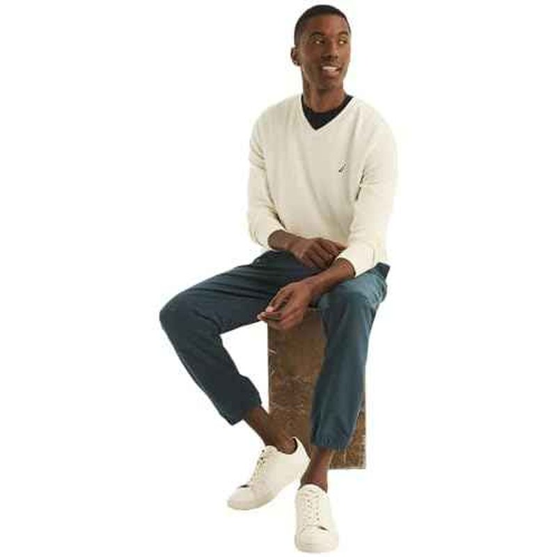 NAUTICA Men's Classic Fit Soft Lightweight Jersey V-Neck Sweater, Marshmallow, M