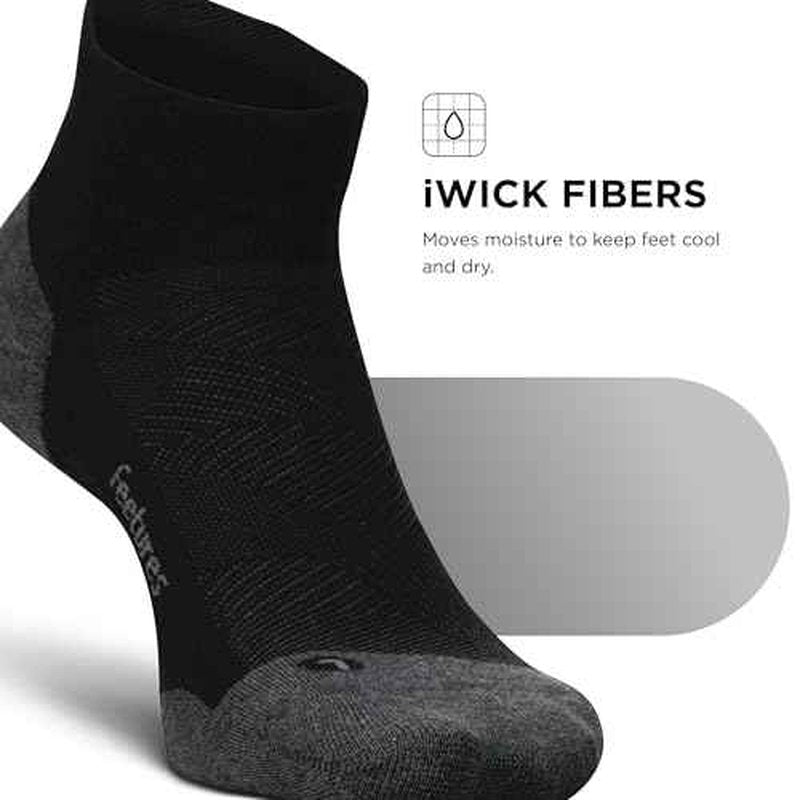 Feetures Elite Max Cushion Low Cut - Athletic Running Sock - Sport Sock with Targeted Compression - (1 Pair)