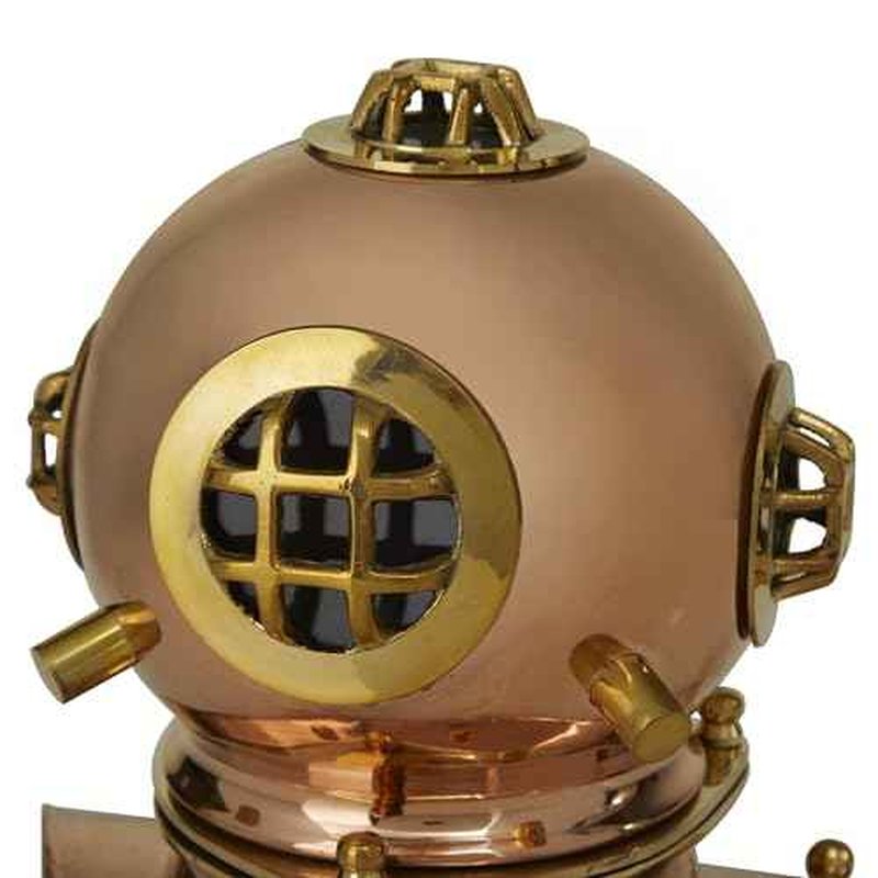 Deco 79 Metal Diver Helmet, 8" x 7" x 8", Brass