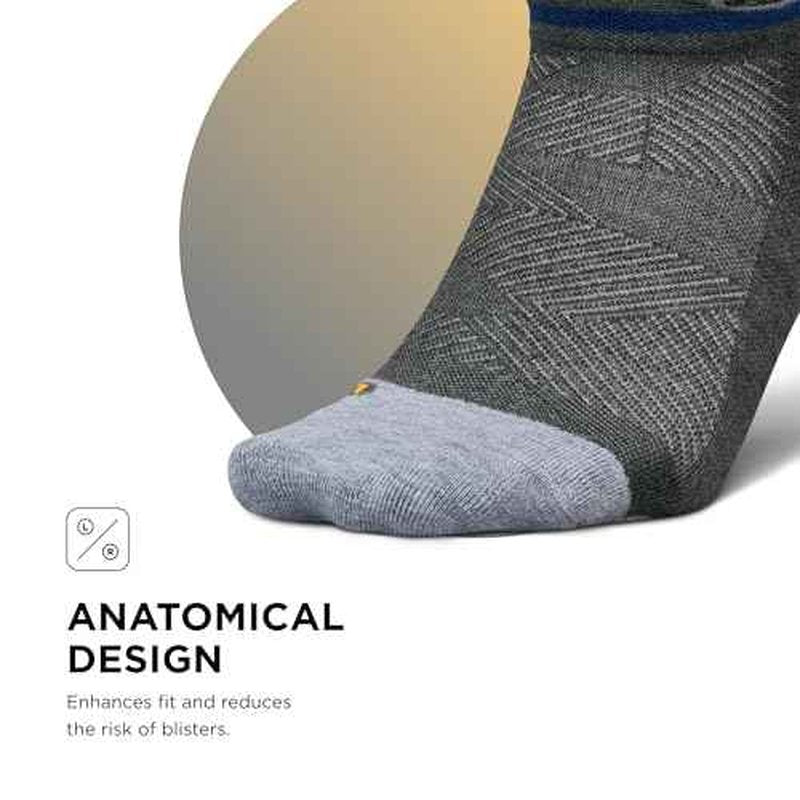 Feetures Elite Golf Max Cushion Tab Ankle Socks - Sport Sock with Targeted Compression