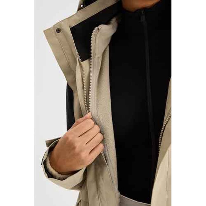 Orolay Women's Hooded Winter Ski Jacket 3 in 1 Waterproof Warm Coat Fleece Mountain Hiking Windbreaker