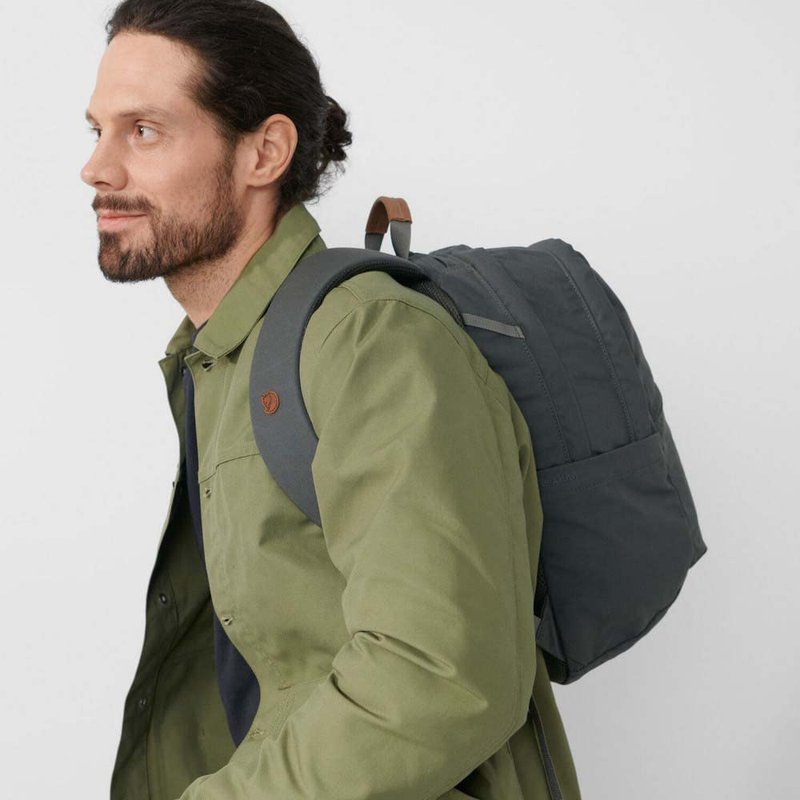 Fjällräven Raven 20 Backpack - Multi-Pocket Organization, Padded Support, Durable Fabric - Commuting, Travel, Basalt