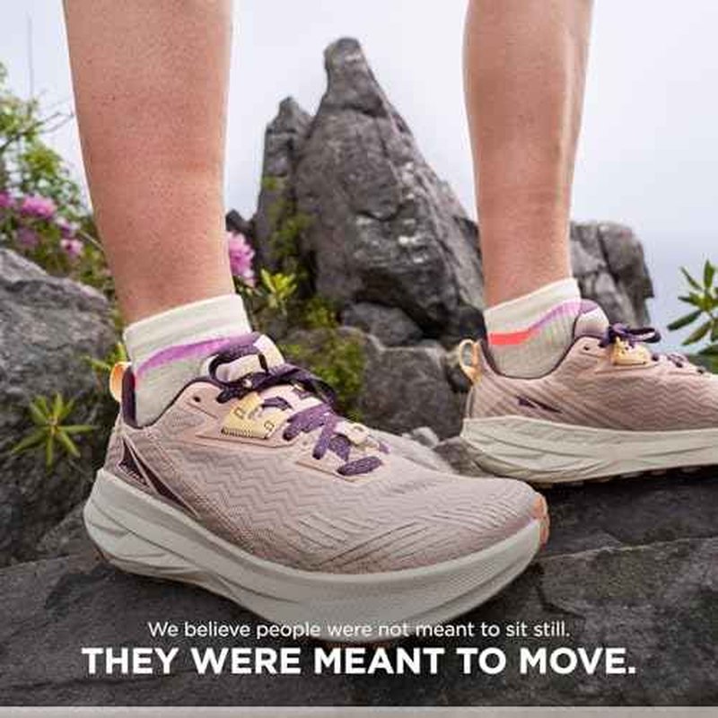 Feetures Trail Max Cushion Mini Quarter Sock - Hiking Socks for Men & Women