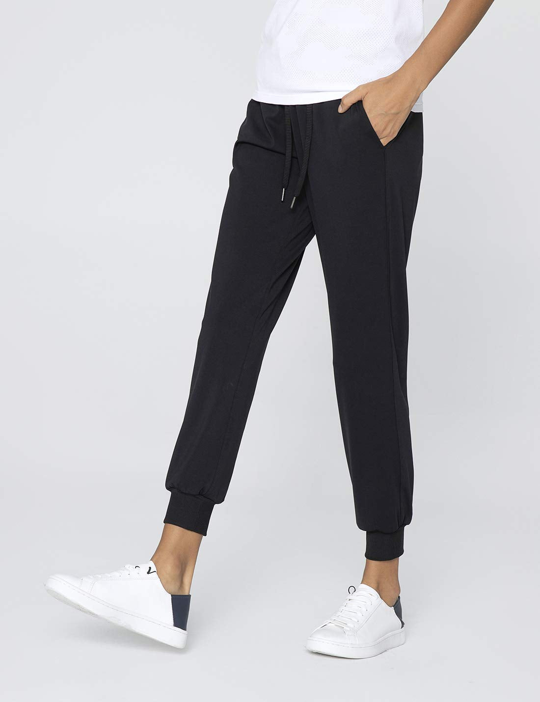 AJISAI Women's Joggers Pants with Pockets Drawstring Sweatpants for Running Workout Lounge Wear Black M