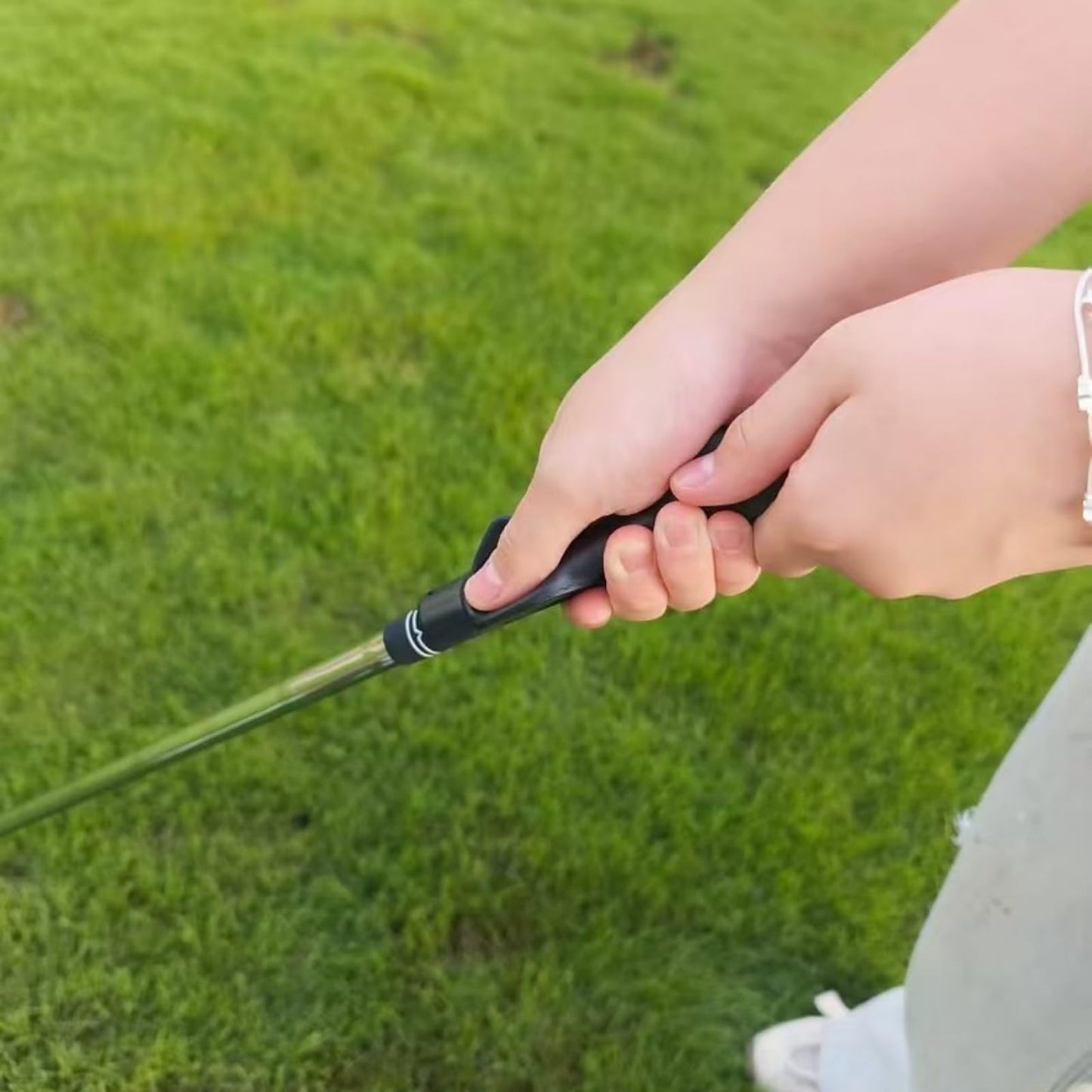 MENGYUEXUAN Golf Grip Trainer with Swing Correction Strap, 2-in-1 Training Aid for Arms Synchronization & Muscle Memory, Golf Practice Tool for Posture and Grip Alignment for Men & Women