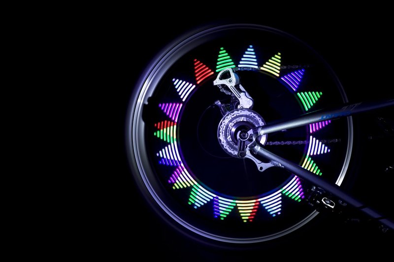 LuminKing Bicycle LED Spoke Light - 30 Colour Patterns, Automatic Pattern Switching, Easy Wheel Mount