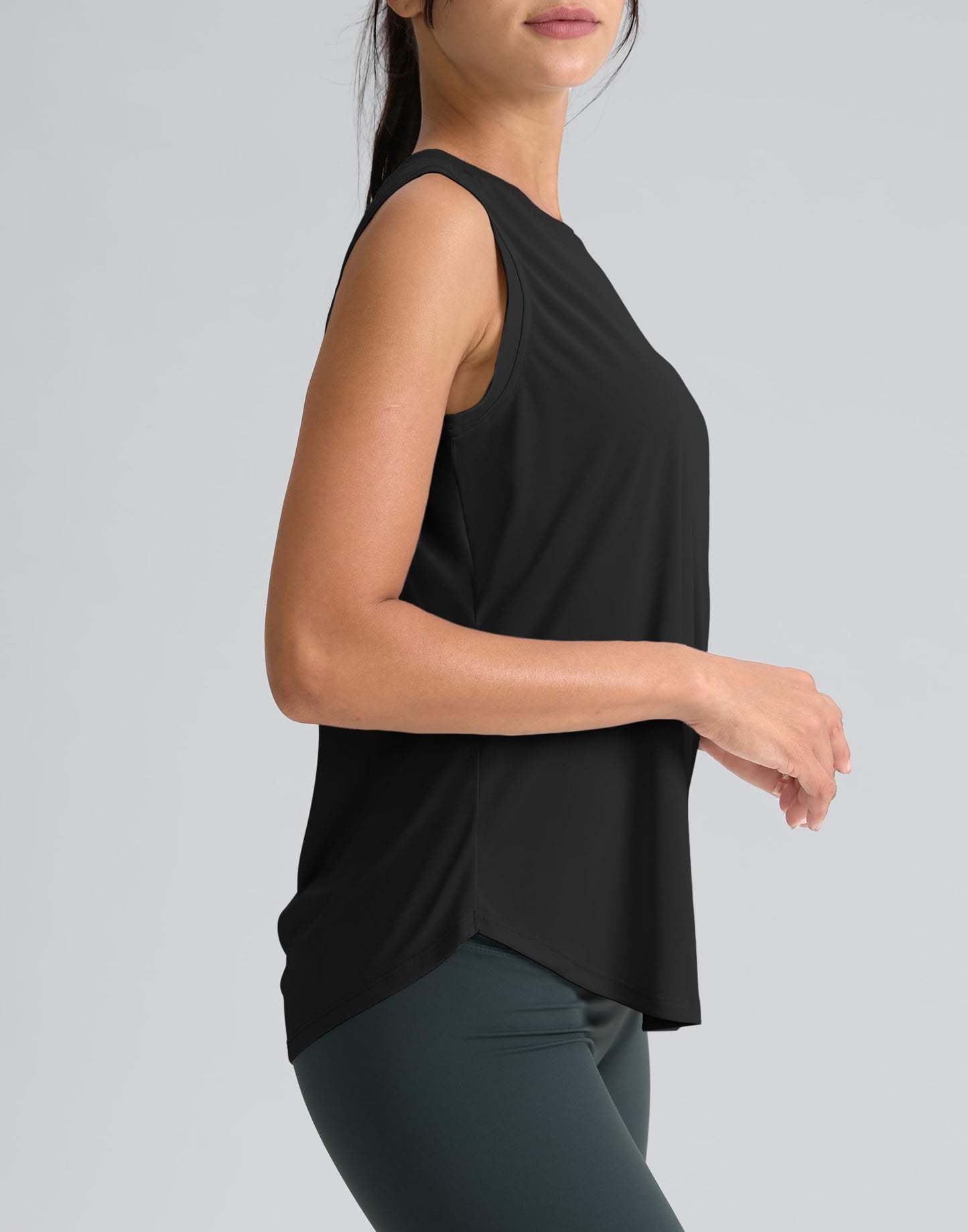 SANTINY Women's Sleeveless Workout Tops Breathable Lightweight Active Tennis Yoga Shirts Athletic Running Tank Tops for Women (Black_XS)