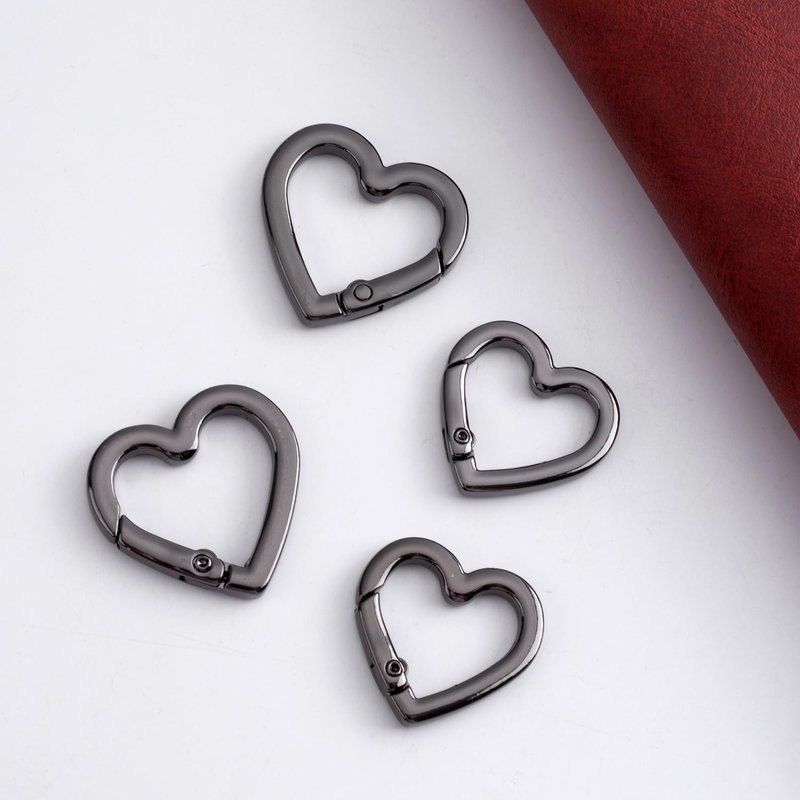 HINZIC 4pcs Heart Shaped Keychain Clip, Zinc Alloy Heavy Duty Heart Keychain Clip, Spring Snap Clasp Hook for Camping Hiking Fishing Traveling- Gold