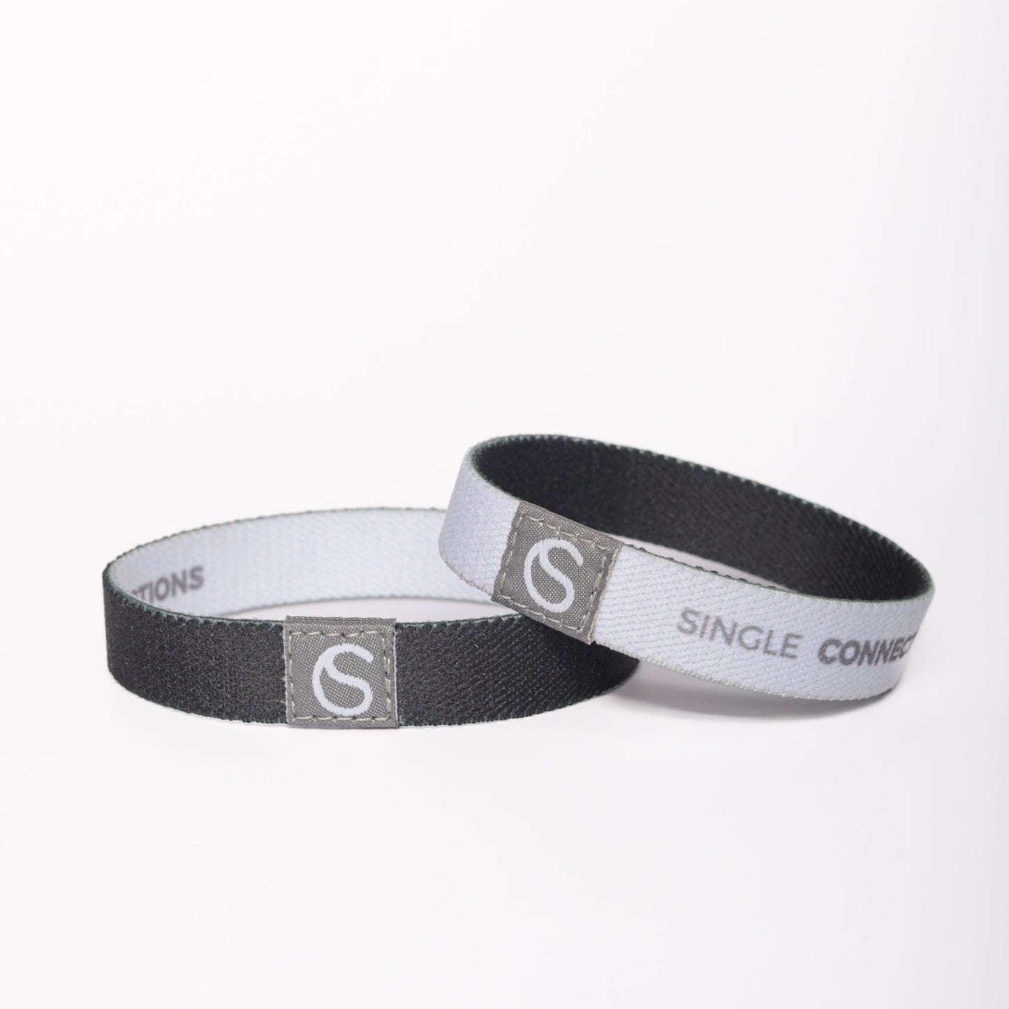 Single Connections Wristband – GO FOR IT | Lifetime Membership Included | Unisex Elastic Bracelet for Men & Women | Wear Anywhere | (Black & White, Small)