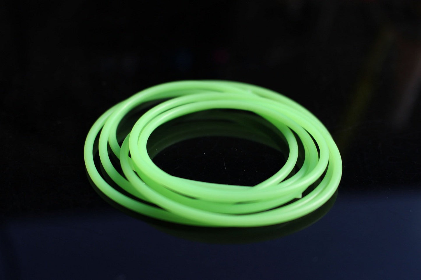 Tigofly 6m Red Luminous Green Silicone Tube 1mmX2mm Soft Flexible Hollow Tubing Fly Fishing Tying Tubes Materials (Assorted Each 3m)