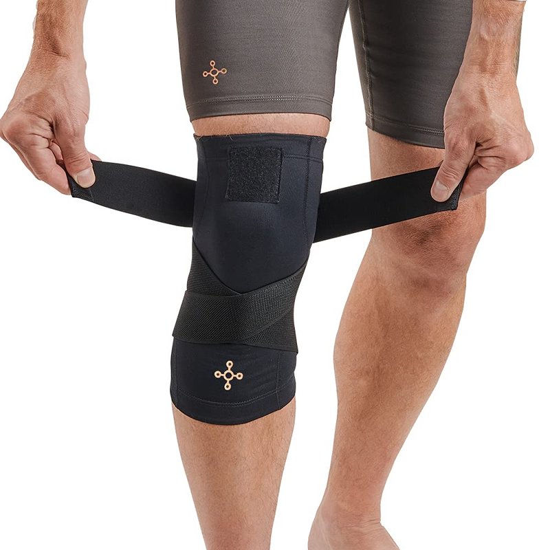 Tommie Copper Pro-Grade Compression Knee Sleeve, Unisex, Men & Women, Adjustable Ultimate Support Sleeve, Integrated Straps for Knee Stability & Muscle Support - Black, Large