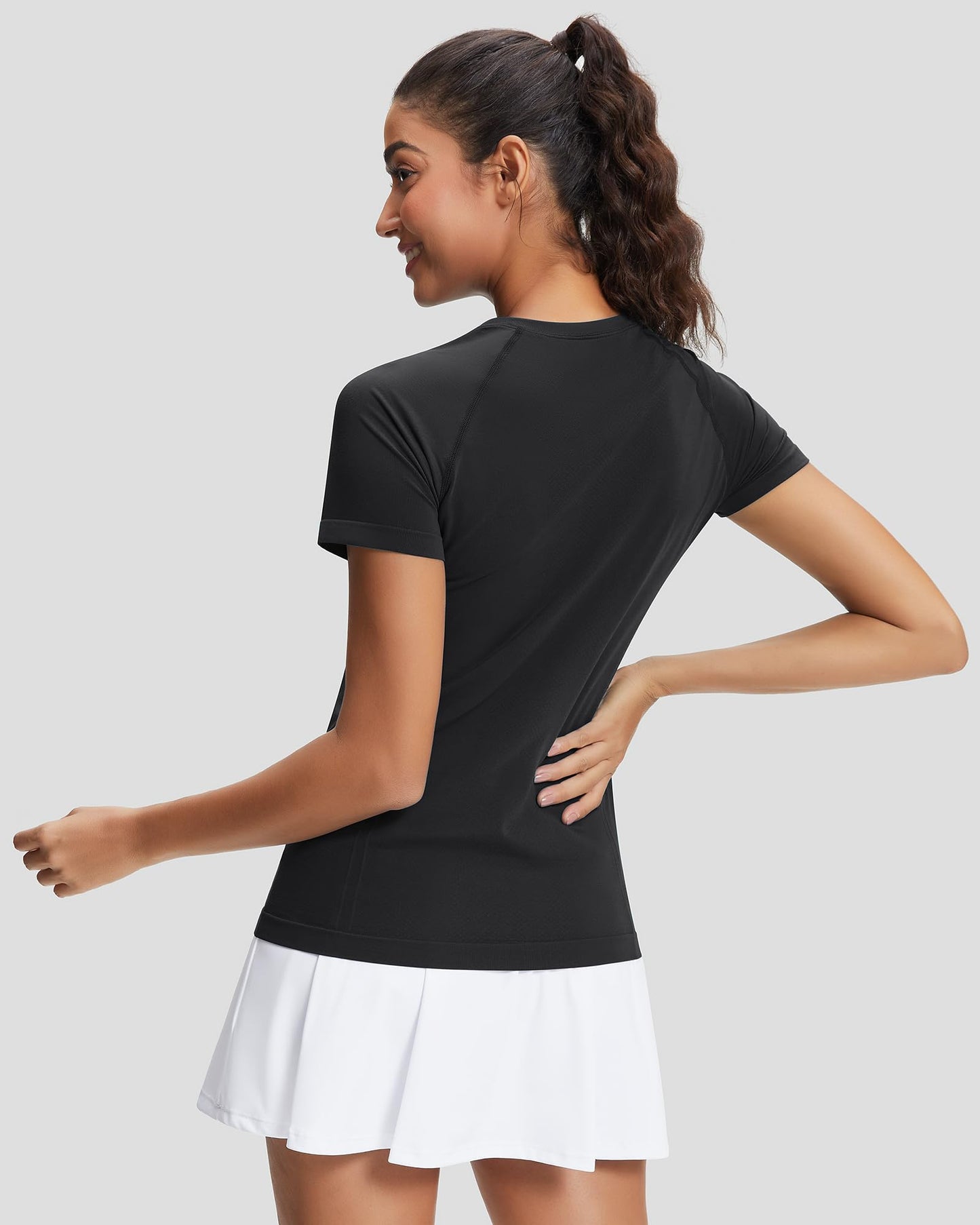 Stelle Women Seamless Workout Shirts Short Sleeve Athletic Top Yoga Gym Running T-Shirts(Black,M)