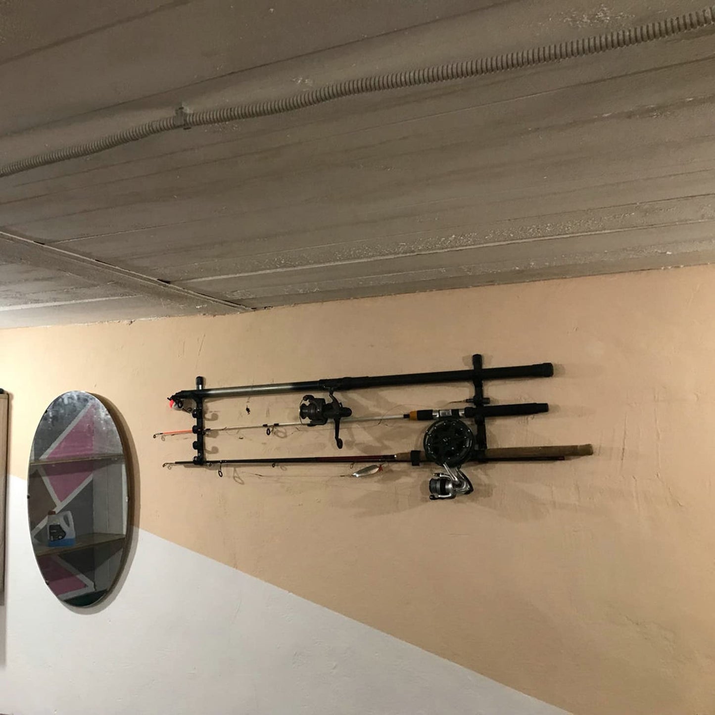 1Pair Fishing Rod Storage Rack, Horizontal Wall Mount Fishing Pole Holder Storage Organizer for Garage & Cabin & Basement - Holds up to 5 Rod - Easy to Install . Hardware included.