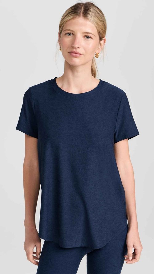 Beyond Yoga Women's Featherweight On The Down Low Tee, Nocturnal Navy, Medium