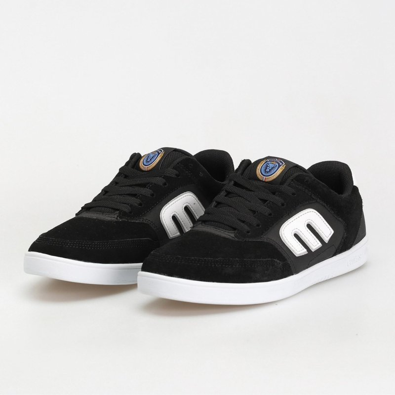 Etnies The Aurelien – Contemporary Athletic Skate Look, Reinforced Build, Michelin Outsole 3 x More Durable - Black/White - 10